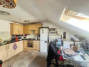 Diner/ Kitchen - click for photo gallery
